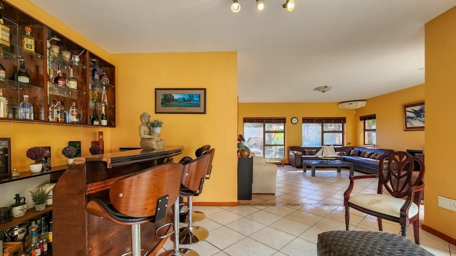 To Let 6 Bedroom Property for Rent in Sunset Beach Western Cape